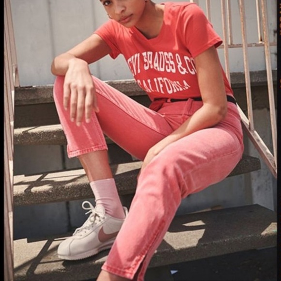 Levi's Mom Jeans High Rise Zipper Ankle Red Size 27 - Picture 2 of 15